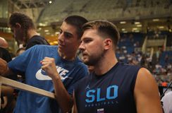 Πανζουρλισμός στο ΟΑΚΑ με Ντόντσιτς: Αγώνας για φωτογραφίες και αυτόγραφο!