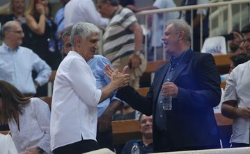 Με Γιαννάκη, χωρίς… Γιάννη: Τα πρόσωπα που (δεν) βρέθηκαν στο ΟΑΚΑ για τον Νίκο Γκάλη!