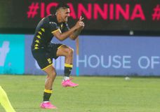 Παρέλαση σκάουτερ στο «Κλ. Βικελίδης» στην αναμέτρηση με την Αραράτ για χάρη του Πάλμα