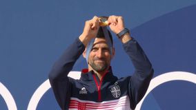 Η απονομή του πολυπόθητου χρυσού μεταλλίου στον Νόβακ Τζόκοβιτς