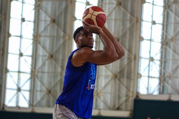 Η πρώτη προπόνηση του Γιάννη Αντετοκούνμπο με την Εθνική ενόψει Eurobasket (vid)