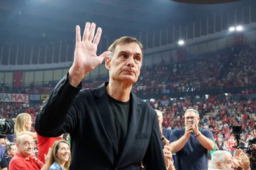 Ο Ολυμπιακός ψάχνει και ο Μπαρτζώκας αναμένει την τελευταία «πινελιά» για την ομάδα