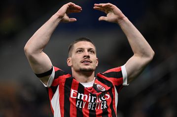 Στα 100.000.000 ευρώ οι μεταγραφές του Γιόβιτς που συνεχίζει στην ΑΕΚ