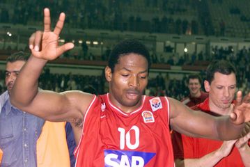 Ολυμπιακός για Φορντ: «Ακόμα μοιάζει με κακό αστείο»