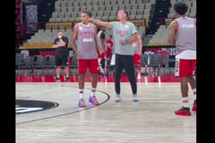 Ολυμπιακός: Οι οδηγίες του Μπαρτζώκα, ο Έβανς και ο Γουόρντ (vid)