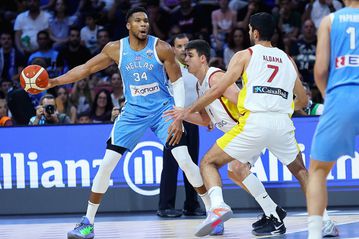 LIVE: ΙΣΠΑΝΙΑ - ΕΛΛΑΔΑ