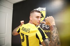 Βράνιες και Τόσιτς παραλίγο να «πιαστούν» στα χέρια στο Βελιγράδι - Σκηνές «χάους» έξω από καφετέρια!