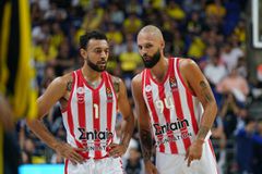 «Πνίγηκε» στην άμυνα της Φενέρ και ηττήθηκε ο Ολυμπιακός στην πρεμιέρα της Euroleague