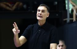 Μέλος Δ.Σ. της Φενέρ «έδειξε» τον Μπαρτζώκα ως «πέτρα του σκανδάλου» για το επεισόδιο: «Είχε επιθετική συμπεριφορά, του συστήνω να έχει μέτρο»