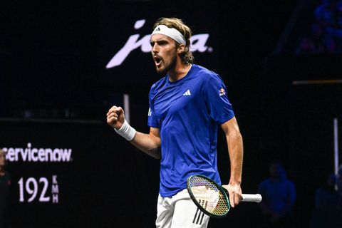 Πρόκριση του Τσιτσιπά στους «32» του Shanghai Masters