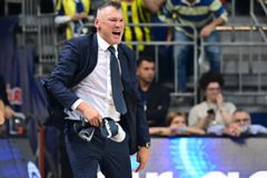 Έξαλλος ο Γιασικεβίτσιους μετά την ήττα από την Ζάλγκιρις: «Προφανώς δεν καταλαβαίνουμε ποιο χέρι είναι το δεξί, ποιο το αριστερό»