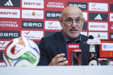 Ο Ντε Λα Φουέντε απαντά στον Φλικ: «Με εκπλήσσει που ένας πρώην προπονητής...»