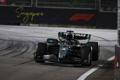 «Μαγική» οδήγηση χάρισε στον Ράσελ την πολ ποζίσιον στη Σιγκαπούρη