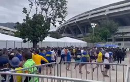 Επεισόδια πριν τον τελικό του Copa Libertadores μεταξύ οπαδών της Μπόκα, της Φλουμινένσε και της αστυνομίας (vids)