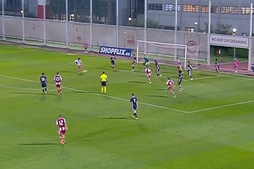 Μείωσε ο Ολυμπιακός κόντρα στην Αϊντχόφεν με Τουφάκη