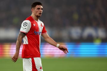 Ο Ζαφείρης έστειλε με εκτέλεση κόρνερ την μπάλα στα δίχτυα  (vid)