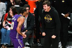 Οι Λέικερς «καθάρισαν» χωρίς Ντόντσιτς - Ριβς τους Μπλέιζερς