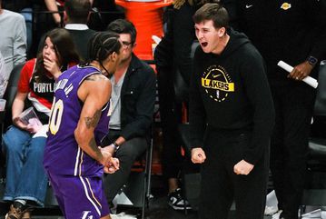 Οι Λέικερς «καθάρισαν» χωρίς Ντόντσιτς - Ριβς τους Μπλέιζερς