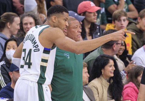 Αντετοκούνμπο για την αποχώρηση του Ρίβερς: «Είναι σοκ για εμένα» (vid)