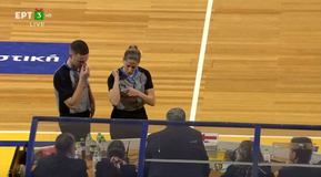 Άρης - Λαύριο: Προσωρινή διακοπή μετά από φτύσιμο στην Τσαρούχα (vids)