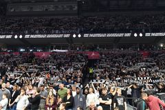 Εξοργισμένοι οι οπαδοί της Παρτιζάν: Φωτογραφίες με τον Ομπράντοβιτς και αποδοκιμασίες στους παίκτες (vid)