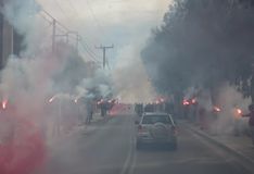 H... τρέλα στο νησί και τα αυτόγραφα από τους παίκτες: Η παρακάμερα του Ελλάς Σύρου - Ολυμπιακός