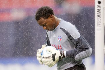 Παλαίμαχος άσος της Premier League αποκαλύπτει τη μάχη του με τον καρκίνο