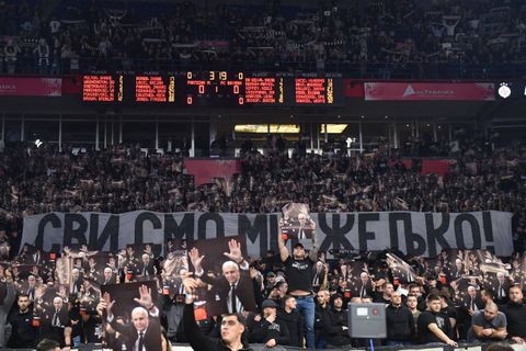 «Είμαστε όλοι Ζέλικο»: Το πανό που σήκωσαν οι φίλοι της Παρτιζάν (pics)