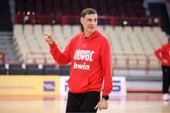 Μπαρτζώκας: «Ο Βεζένκοφ παίζει κανονικά»