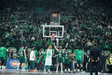 Το «πάρτι» στο κατάμεστο ΟΑΚΑ με τη Βίρτους Μπολόνια και οι μοναδικές οικογενειακές στιγμές (vid)