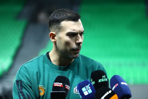 Σλούκας: «Δεν ήταν καλή η εμφάνισή μας με τον Ολυμπιακό, κάνω ό,τι μπορώ για να ξαναβρώ ρυθμό» (vid)
