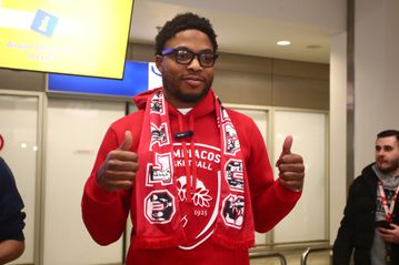 Τζόουνς: «Ενθουσιασμένος για τη συνεργασία με τον Μπαρτζώκα, ανυπομονώ για τον κόσμο του Ολυμπιακού»