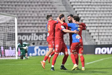 Με Αμπάντα, Ατζιάκβα ο Βόλος κόντρα στην Κηφισιά