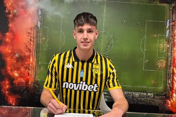 Υπέγραψε το πρώτο του επαγγελματικό συμβόλαιο με τον Άρη ο Χρήστος Καμτσής