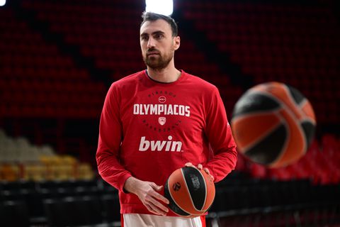 Ο Μπαρτζώκας μίλησε για τη συμμετοχή του Μιλουτίνοφ κόντρα στη Φενέρ