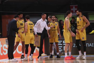 Με την πίεση του αποτελέσματος στην Ισπανία ο Άρης, ενώ «τρέχει» το θέμα Αντετοκούνμπο