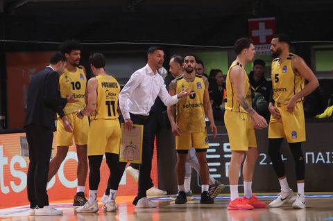 Με την πίεση του αποτελέσματος στην Ισπανία ο Άρης, ενώ «τρέχει» το θέμα Αντετοκούνμπο