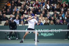 Απίστευτο σκηνικό στο ΟΑΚΑ: Η πολιτική προστασία «χτύπησε» στο ματς του Τσιτσιπά (vid)