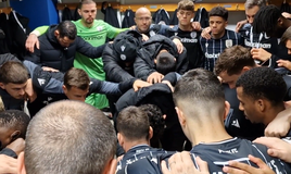 Η ηγετική ομιλία του Ζίβκοβιτς στα αποδυτήρια: «Πάμε έξω, παίρνουμε τους τρεις πόντους και επιστρέφουμε» (vid)