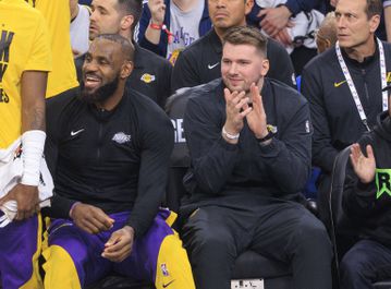 ΛεΜπρόν: «Είναι ήδη κορυφαίος ο Ντόντσιτς και δεν έχει φτάσει το prime του - Πρέπει να ηγηθούμε»