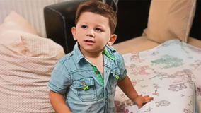 Μεταμφιεσμένος ο πατέρας του 3χρονου Άγγελου στην Κρήτη - Δέχεται απειλές για τη ζωή του, καταγγέλλει η ξαδέλφη του