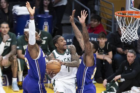 Συναρπαστική νίκη των Μπακς στην παράταση κόντρα στους Πέλικανς