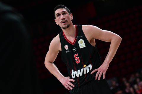 Πρόβλημα με Λαρεντζάκη στον Ολυμπιακό - Υπέστη διάστρεμμα