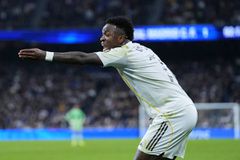 Πρόστιμο 5.000 ευρώ και αποκλεισμός ενός έτους από το γήπεδο σε οπαδό που πέταξε μπανάνα στον Βινίσιους