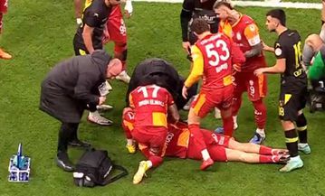 Συγκλονιστικές στιγμές στην Τουρκία: Ποδοσφαιριστής κατέρρευσε μετά από τρομακτική πτώση (vid)