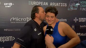 Το φιλί του Παυλίδη στην Μυριοκεφαλιτάκη: «Έχει ακούσει τα περισσότερα γιατί την αγαπώ πιο πολύ από όλους»