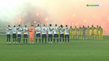 Με καπνογόνα σε ρόλο κεριών οι οπαδοί του ΟΦΗ για την τραγωδία των Τεμπών (vid)