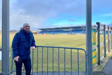 Ένας τρελός gamer ταξίδεψε στην Ισλανδία για να δει την ομάδα που διαχειρίζεται στο Football Manager