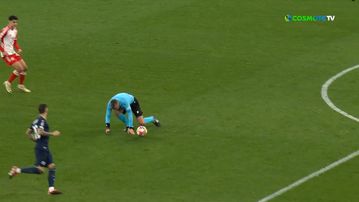 Ο διαιτητής έκανε τον... αμυντικό και έκοψε την επίθεση της Μπάγερν