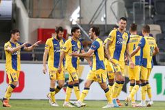 Η Μακάμπι Τελ Αβίβ έρχεται ως πρωτοπόρος στο Φάληρο - Αφαιρέθηκε ένας βαθμός από τη Μακάμπι Χάιφα